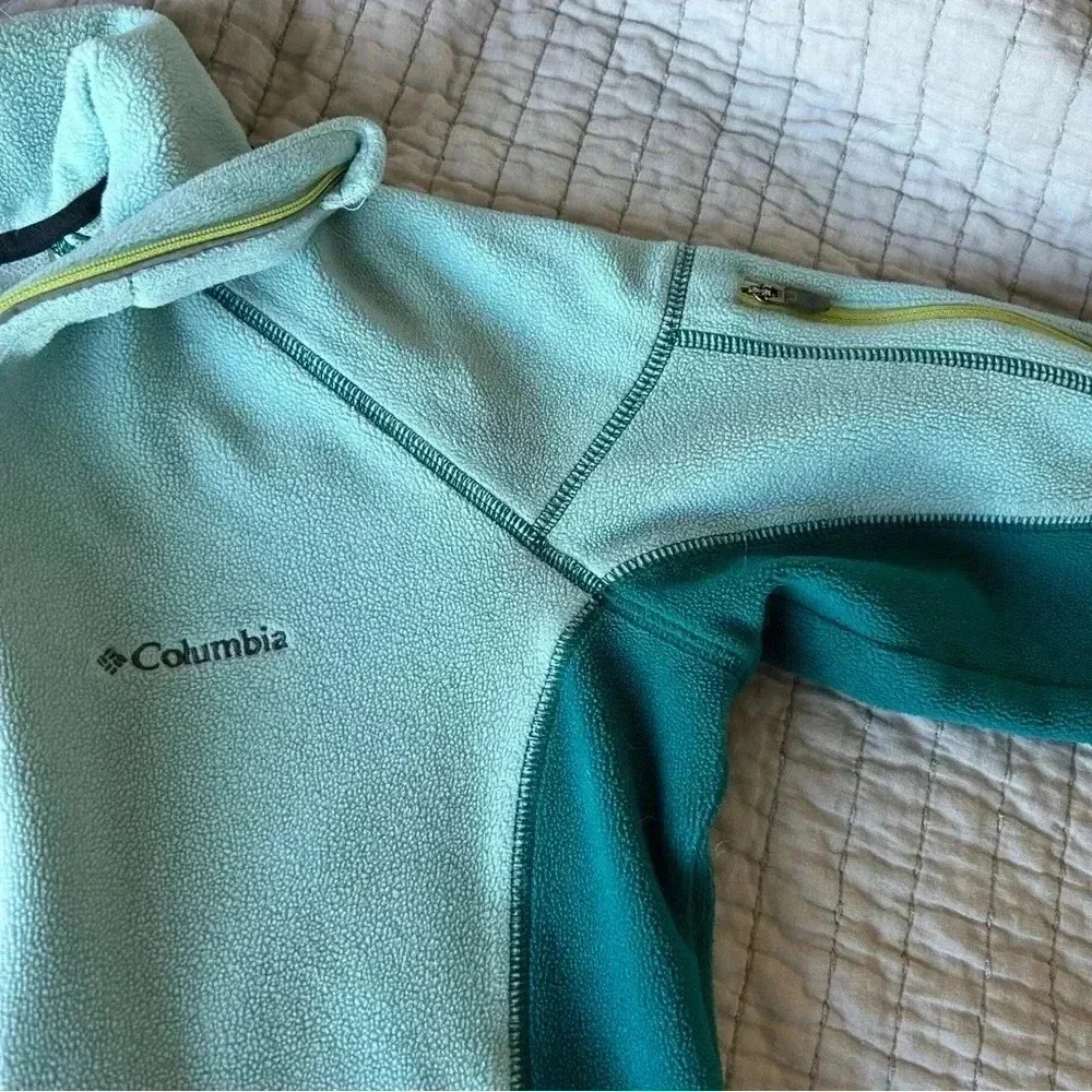 Set of 3 Sweaters 2 Columbia and 1 Patagonia- Girl - 14